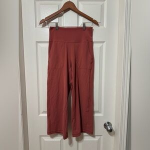 Lululemon align wide leg crop size 6 euc